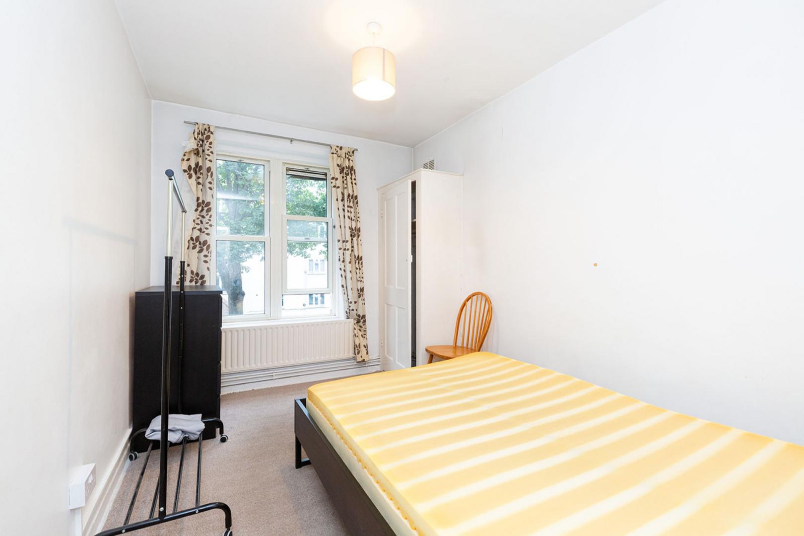 			FANTASTIC 3 BEDROOM FLAT IN HACKNEY, 3 Bedroom, 1 bath, 1 reception Flat			 Amhurst Road, HACKNEY-DALSTON